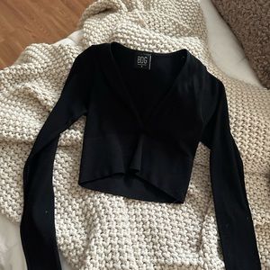 BDG long sleeve low cut crop